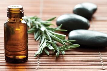 ulje čajevca za gljivice noktiju na nogama